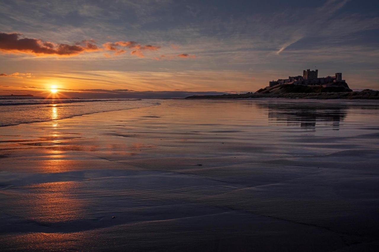 The Victoria Hotel Bamburgh Exterior foto